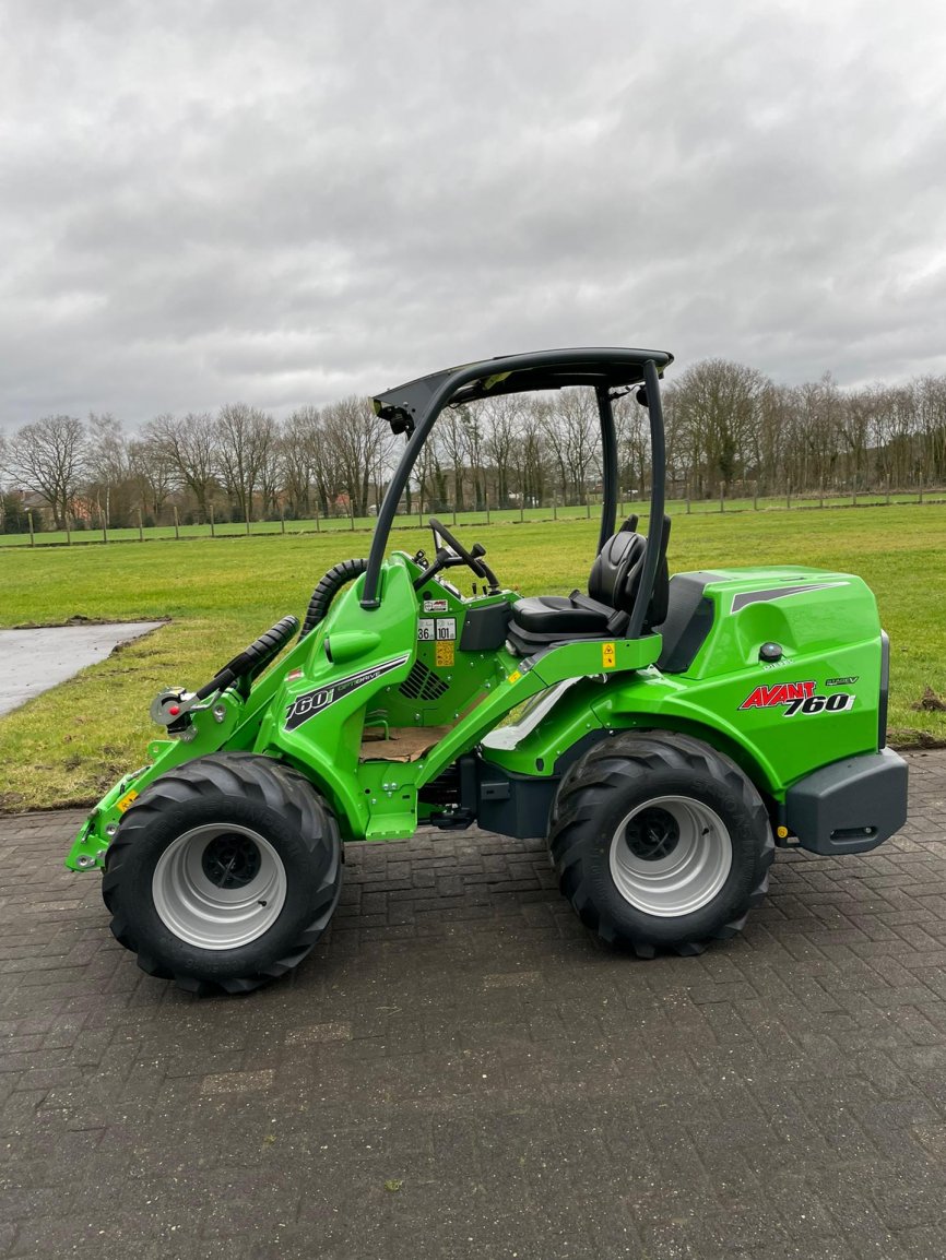 AVANT 760i Maes Machinery